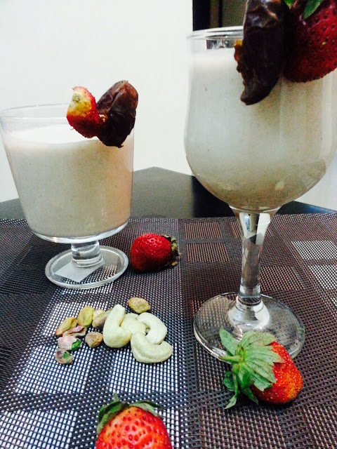Dates & Nuts Strawberry Smoothie.