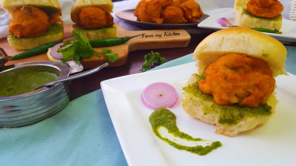 Vada pav.