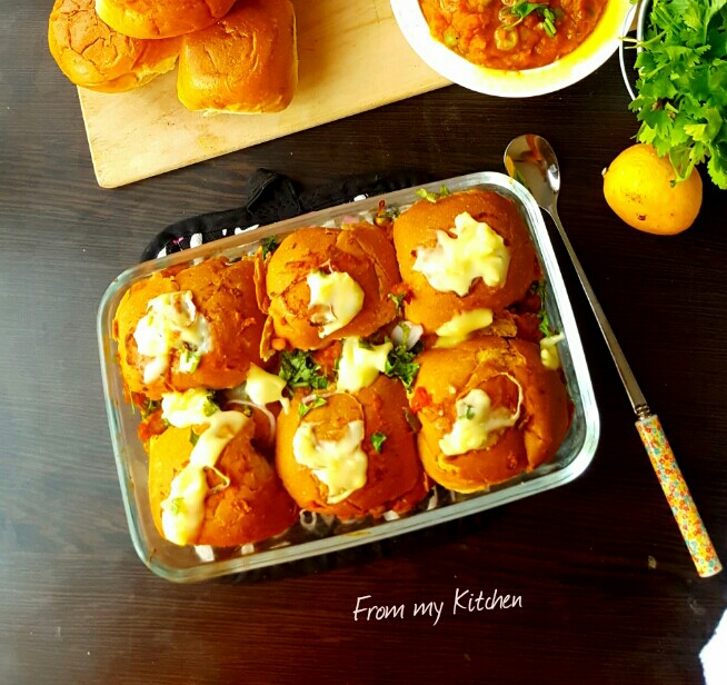 Cheesy Pav bhaji Sliders