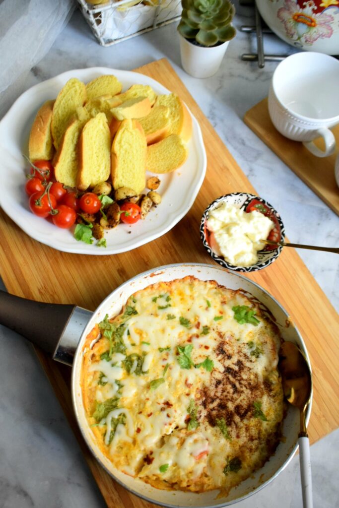 Turkish Menemen(Scrambled egg with tomatoes)