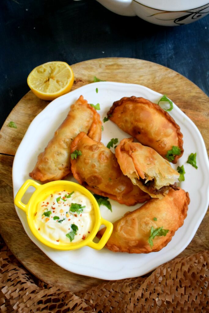 Crispy Curry Chicken Puffs