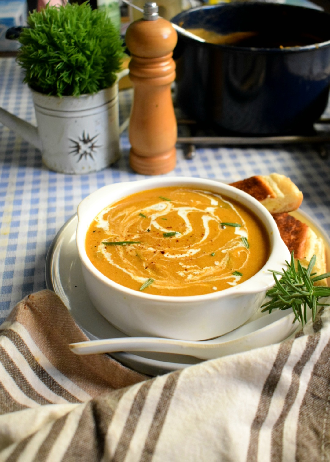 Roasted Tomato & Chicken Soup